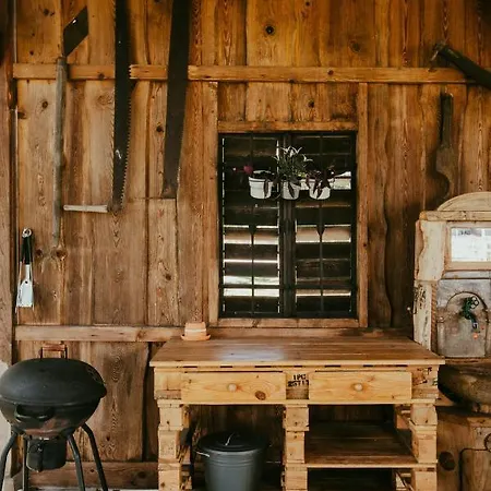 Ranc Jures 아파트 류토메르