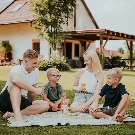 Ranc Jures - Relaxing Countryside Escape Ljutomer